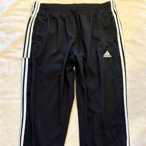 Mens Adidas Black White 3 Stripe Cuffed Drawstring Joggers Sz XL (fits 34/29) - Picture 1 of 10